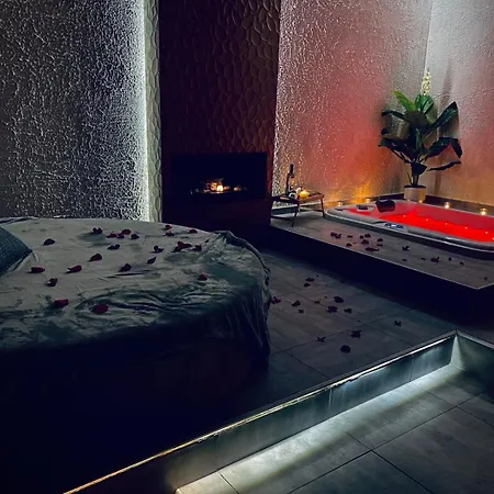 Deluxe Eleanna Apartment